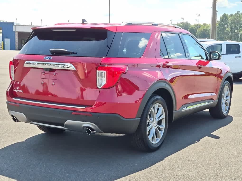 Used 2024 Ford Explorer Limited w/ Limited Technology Package RWD image 3