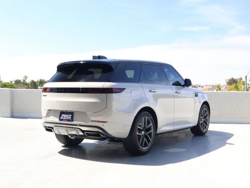Used 2024 Land Rover Range Rover Sport Dynamic SE image 9