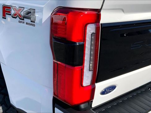 Used 2025 Ford F250 Platinum w/ FX4 Off-Road Package AWD/4WD image 26