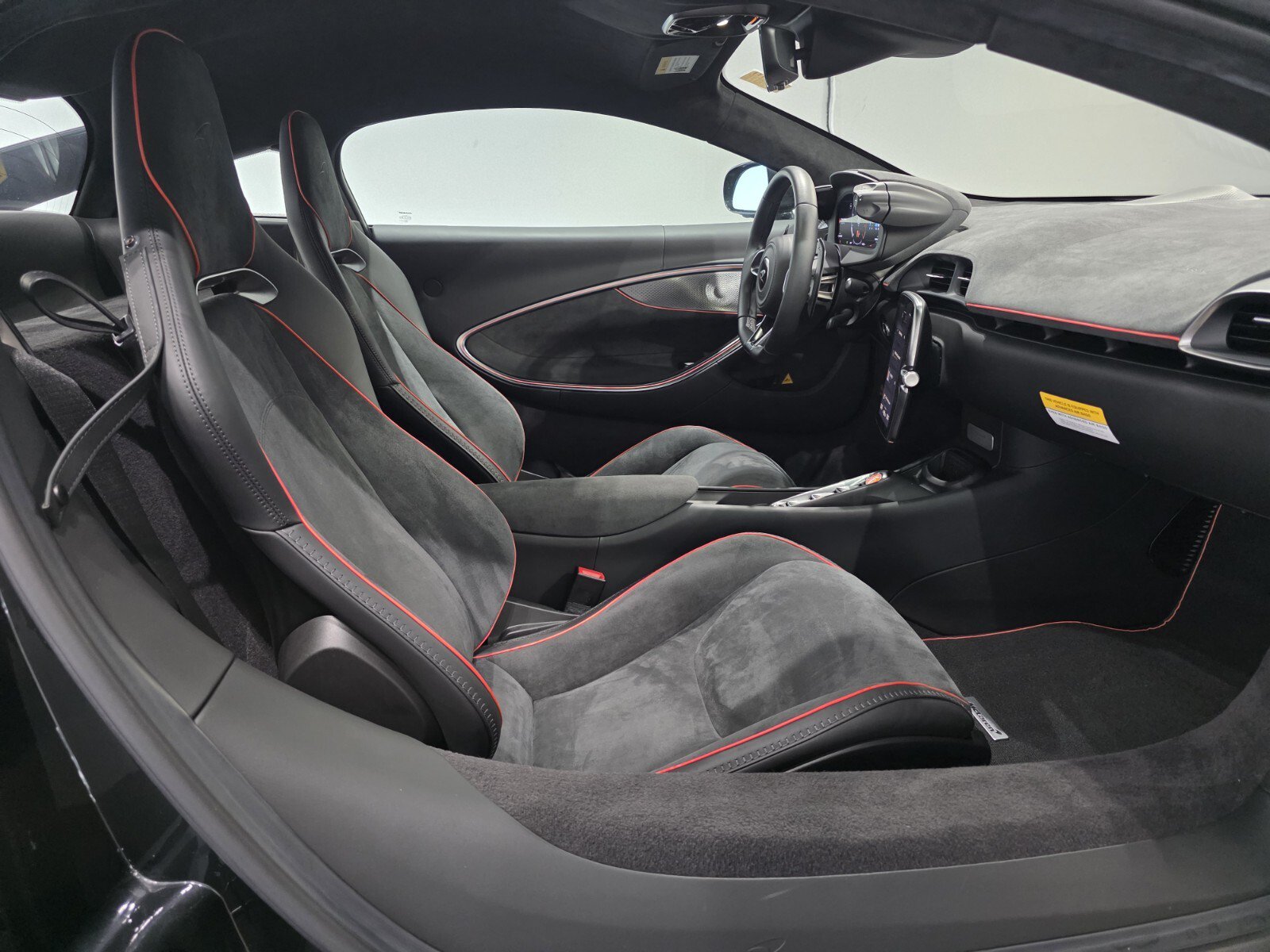 Used 2026 McLaren Artura RWD image 15