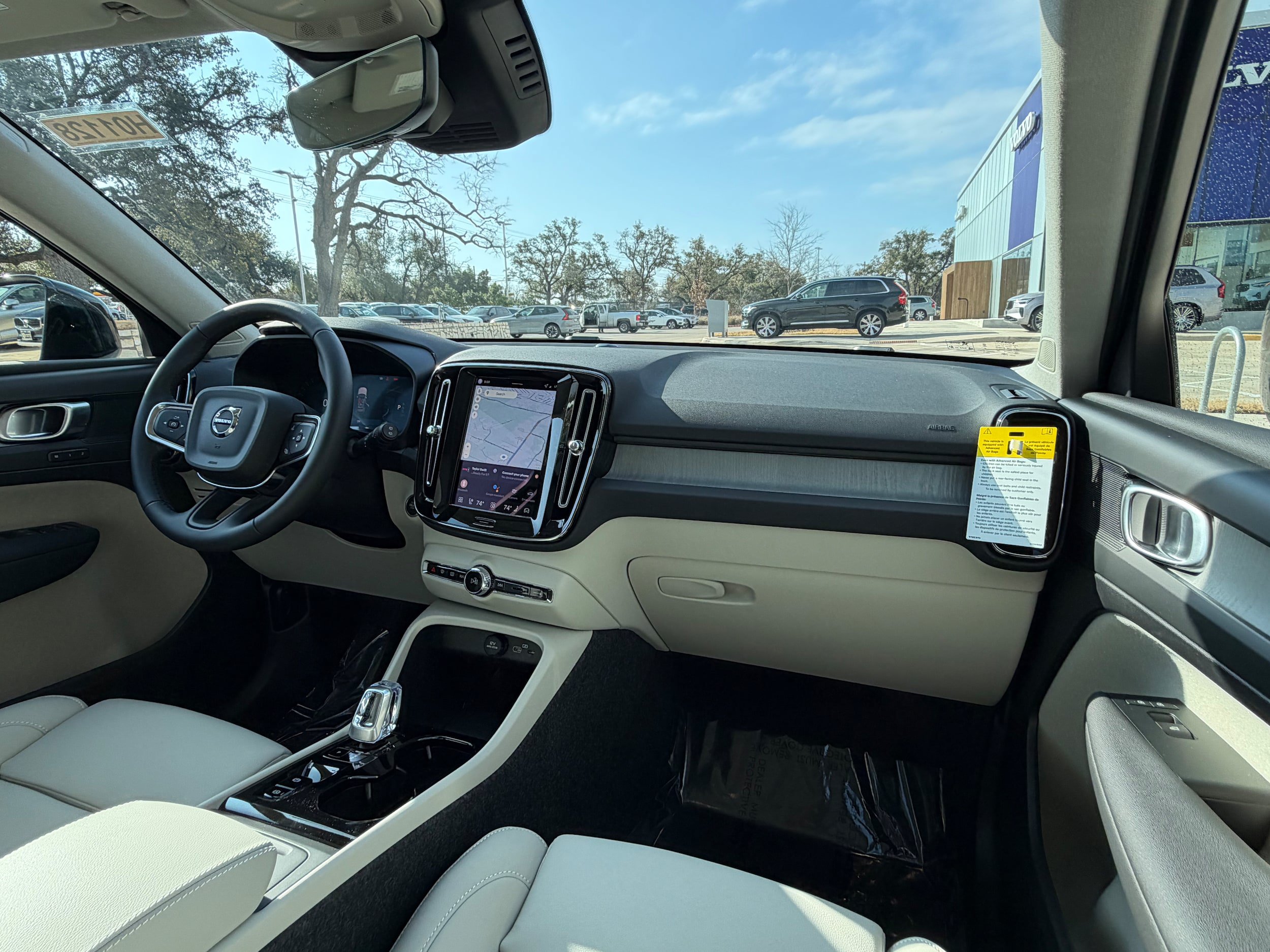 New 2026 Volvo XC40 B5 Plus w/ Protection Package Premier AWD/4WD image 10