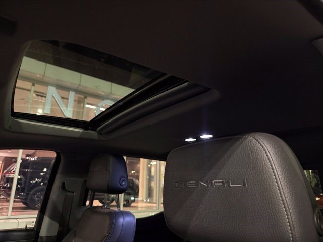 Used 2019 GMC Sierra 1500 Denali w/ Denali Ultimate Package AWD/4WD image 16