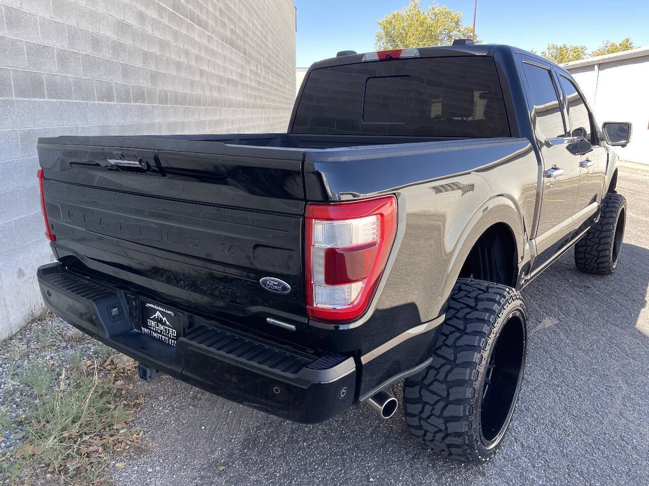 Used 2022 Ford F150 Platinum w/ FX4 Off-Road Package AWD/4WD image 3