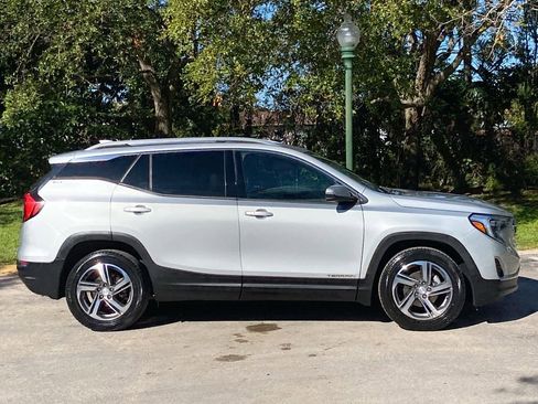 Used 2019 GMC Terrain SLT image 8
