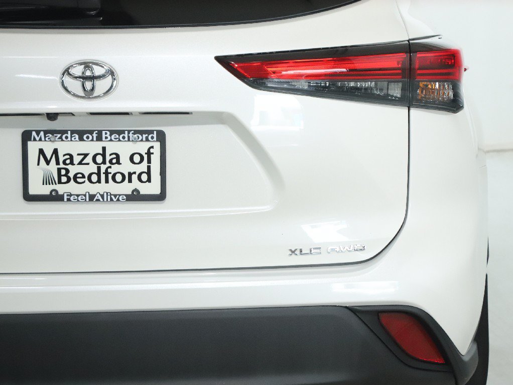 Used 2021 Toyota Highlander XLE AWD/4WD image 45