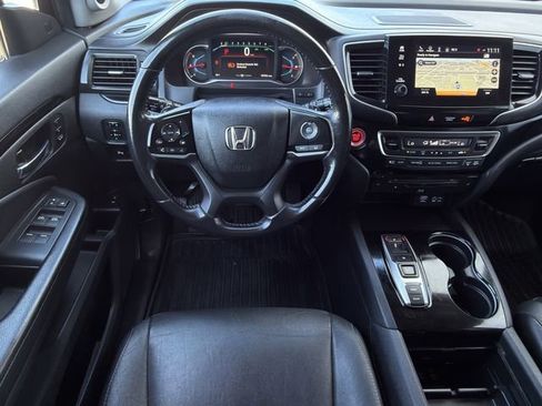 Used 2021 Honda Pilot Touring image 11