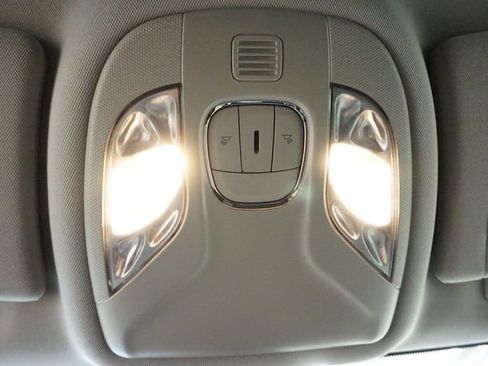 Certified 2022 Jeep Compass Latitude image 35