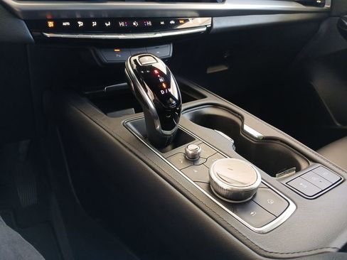 Used 2024 Cadillac XT4 Premium Luxury image 16