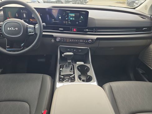 New 2026 Kia Carnival EX FWD image 15