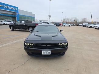 Used 2018 Dodge Challenger SXT w/ Performance Handling Group video 2