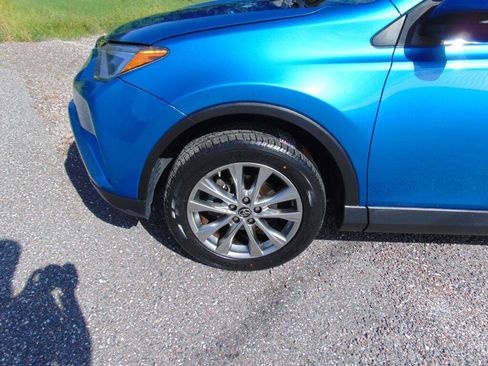 Used 2018 Toyota RAV4 Limited FWD image 3