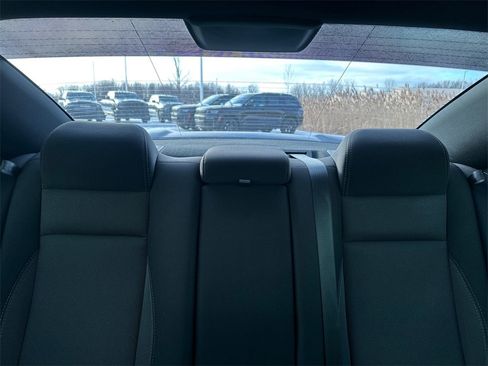 Used 2018 Dodge Charger SXT w/ Blacktop Package image 37