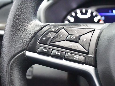 Used 2025 Nissan Altima 2.5 SV FWD image 21