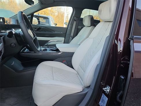 New 2025 Cadillac Escalade IQ Sport 1 w/ LPO, ONYX Package image 9