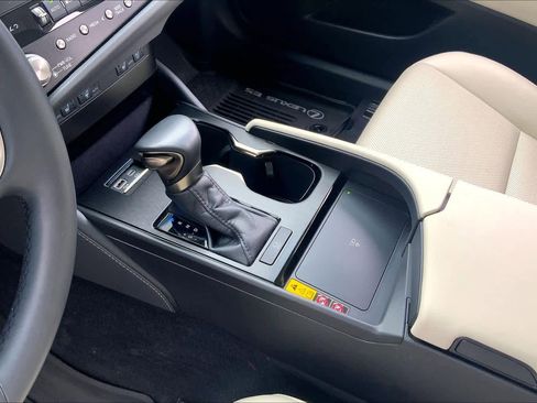 Used 2025 Lexus ES 350 w/ Premium Package FWD image 17