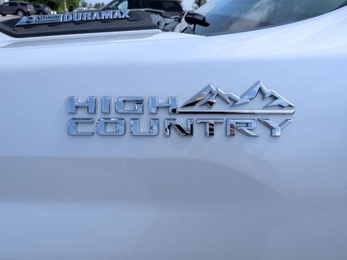 Used 2025 Chevrolet Silverado 2500 High Country w/ Technology Package AWD/4WD image 52