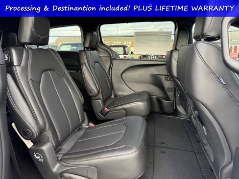 New 2026 Chrysler Pacifica Select w/ S Appearance Package FWD image 15