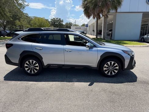 Used 2025 Subaru Outback Touring w/ Popular Package #2 AWD/4WD image 3