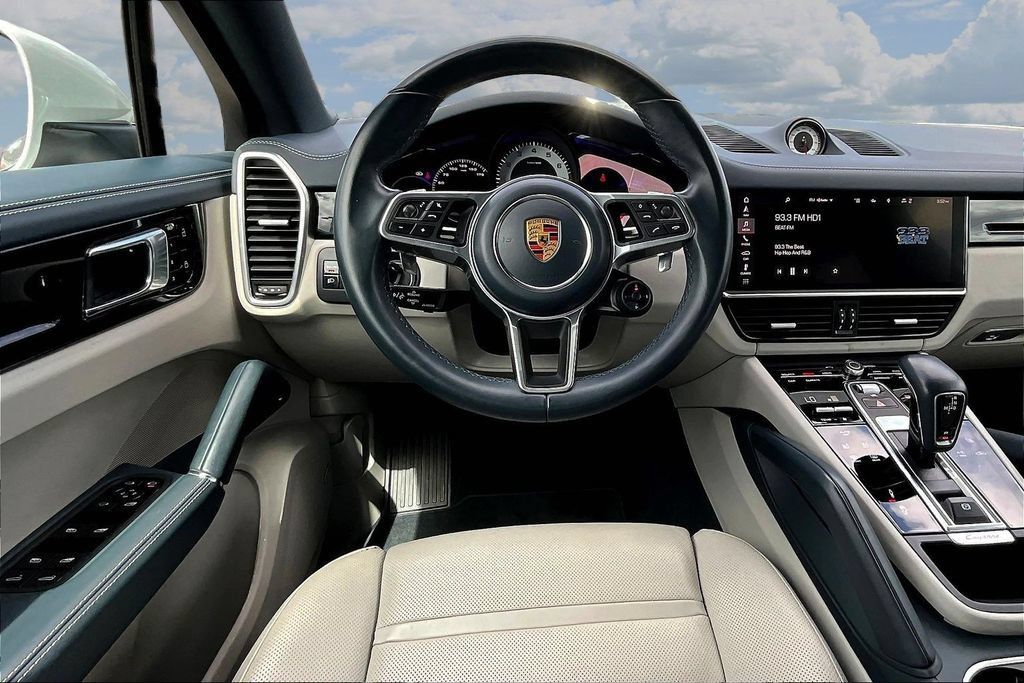 Used 2021 Porsche Cayenne Coupe AWD/4WD image 8