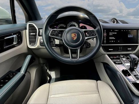 Used 2021 Porsche Cayenne Coupe AWD/4WD image 8