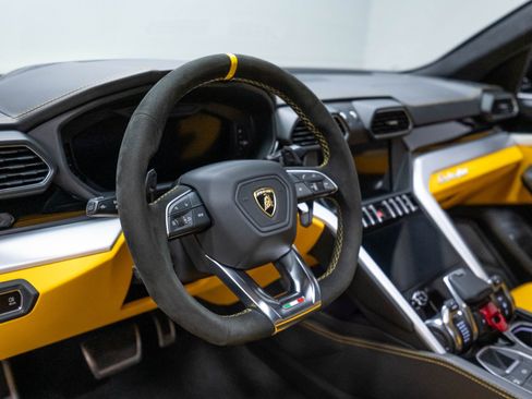 Used 2019 Lamborghini Urus AWD/4WD image 12