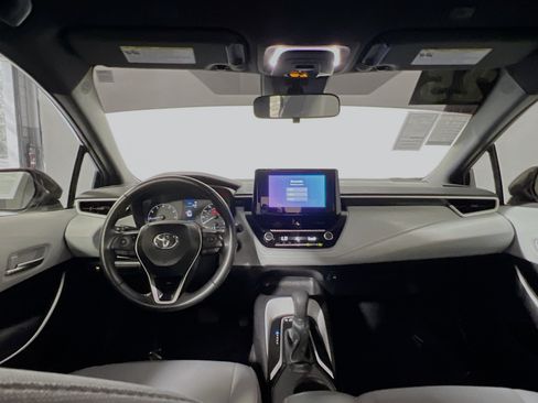 Used 2025 Toyota Corolla SE FWD image 30
