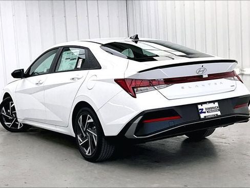 Used 2025 Hyundai Elantra SEL image 5