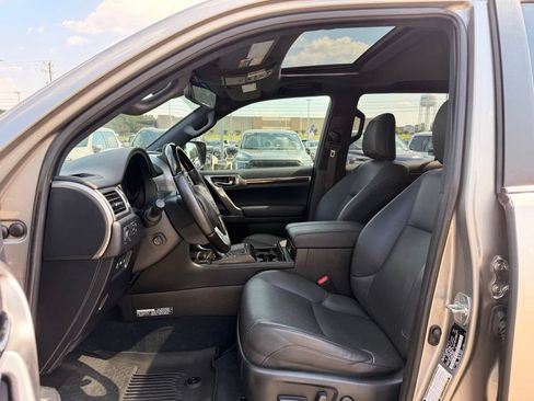 Used 2023 Lexus GX 460 Luxury w/ Accessory Package AWD/4WD image 9