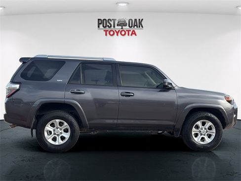 Used 2016 Toyota 4Runner SR5 image 8
