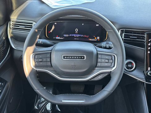 Used 2023 Jeep Wagoneer L Series III w/ Preferred Equipment Group image 10