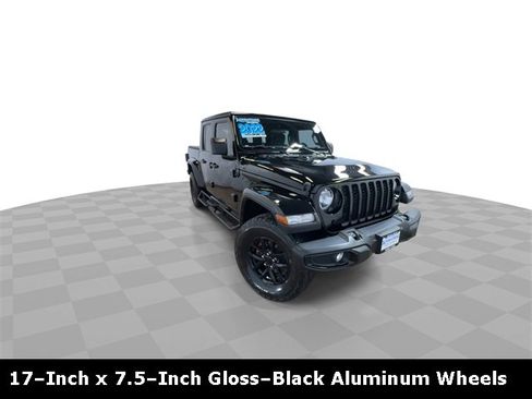 Used 2022 Jeep Gladiator Sport image 3
