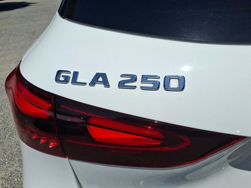 Used 2025 Mercedes-Benz GLA 250 image 36