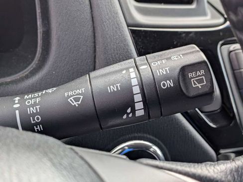 Used 2018 Nissan Pathfinder SV FWD image 29
