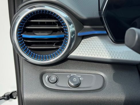 New 2026 Chevrolet Trax LT w/ Driver Confidence Package image 33