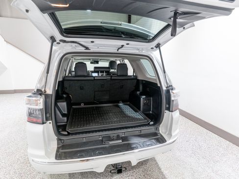 Used 2024 Toyota 4Runner Limited AWD/4WD image 38