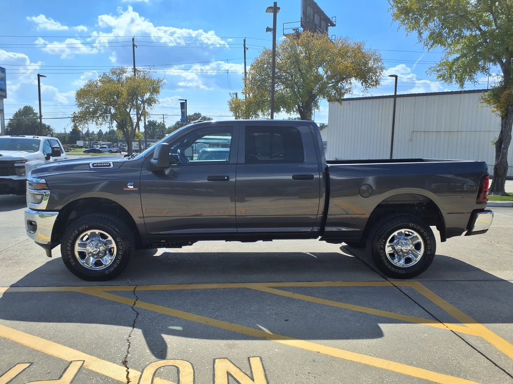 Used 2026 RAM 2500 Tradesman w/ Chrome Appearance Group AWD/4WD image 12