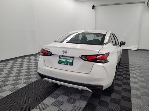 Used 2025 Nissan Versa SV FWD image 7