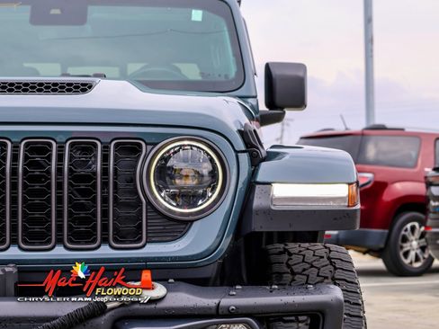 Used 2024 Jeep Gladiator Mojave image 6