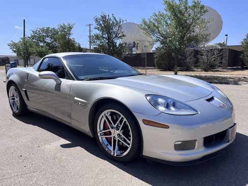 Used 2006 Chevrolet Corvette Z06 w/ Preferred Equipment Group RWD image 12