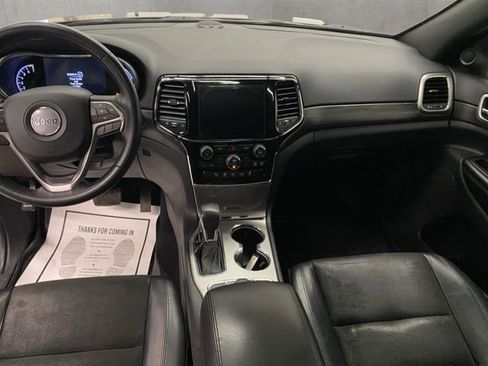 Used 2019 Jeep Grand Cherokee Altitude image 11