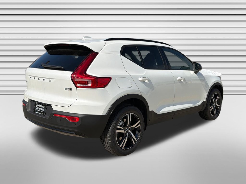 New 2026 Volvo XC40 B5 Core w/ Protection Package Premier AWD/4WD image 4