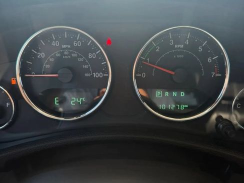 Used 2017 Jeep Wrangler Unlimited Sahara AWD/4WD image 14