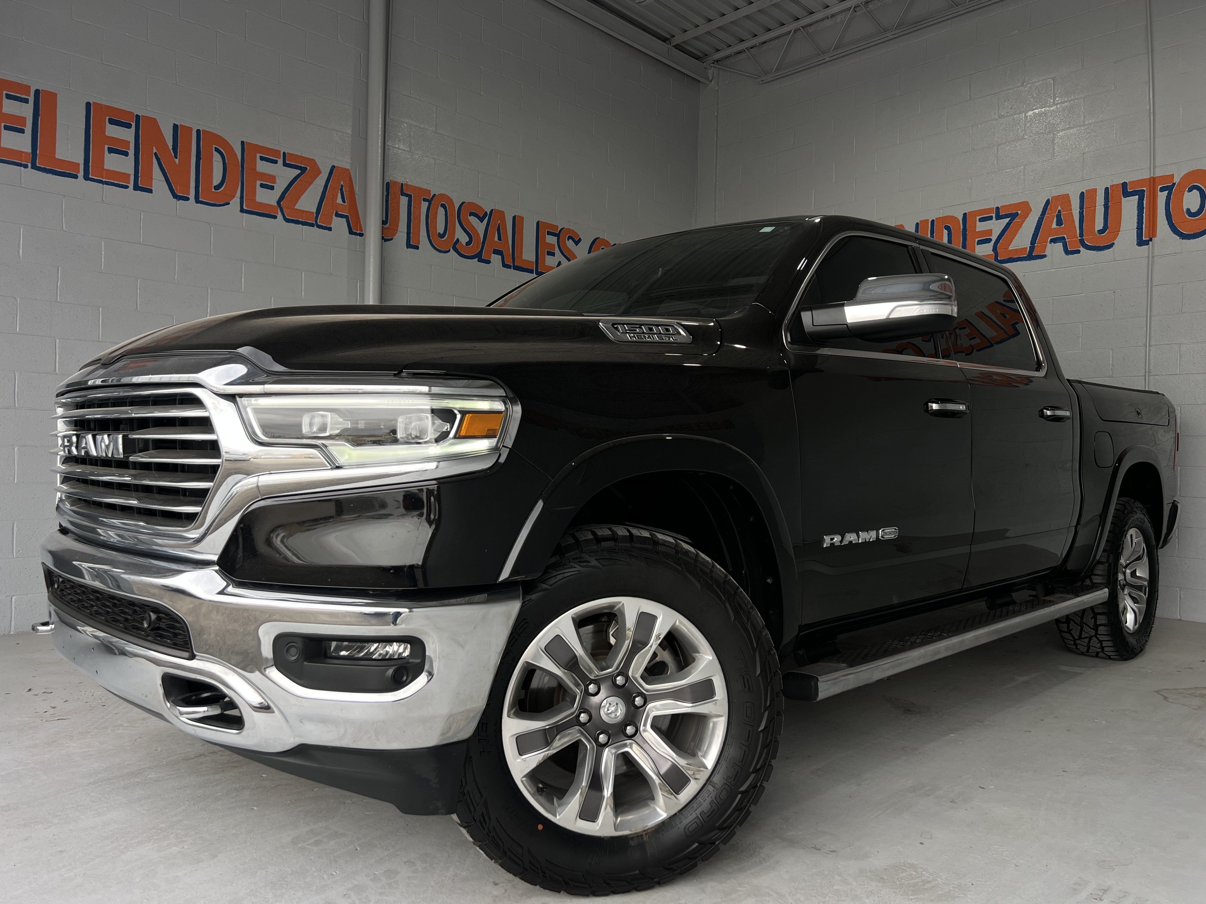 Used 2022 RAM 1500 Limited w/ Off Road Group AWD/4WD image 1