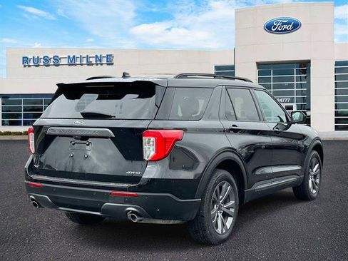 Used 2023 Ford Explorer XLT w/ Equipment Group 202A image 4