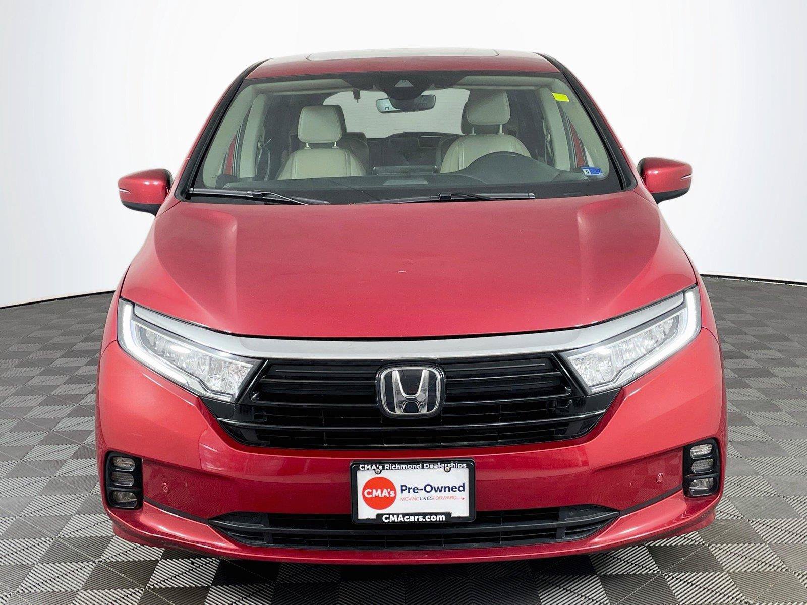 Certified 2024 Honda Odyssey Touring image 2