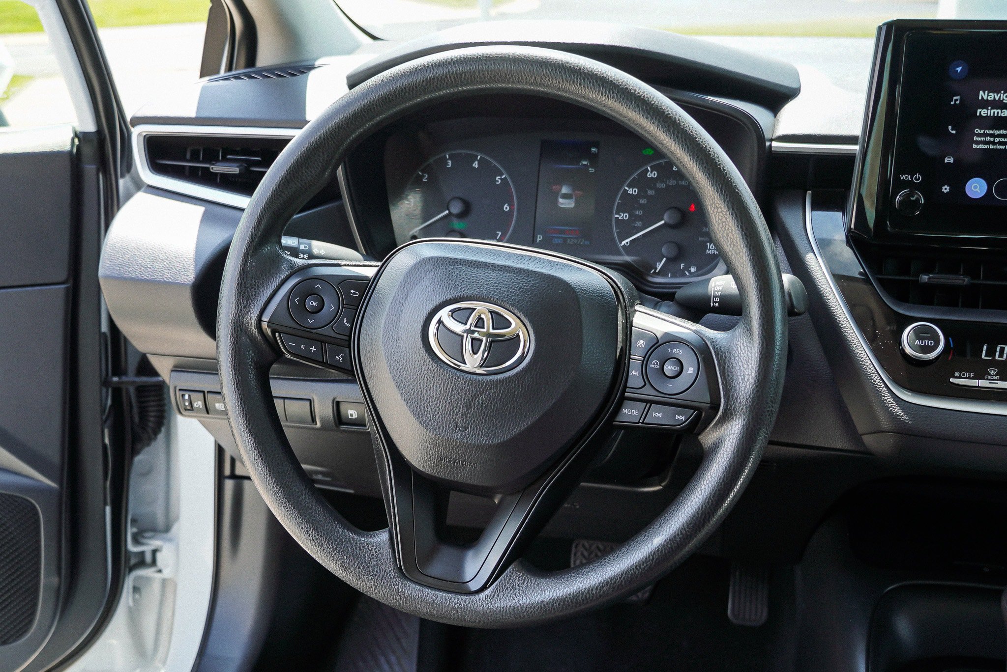 Certified 2025 Toyota Corolla LE w/ LE Premium Package AWD/4WD image 31
