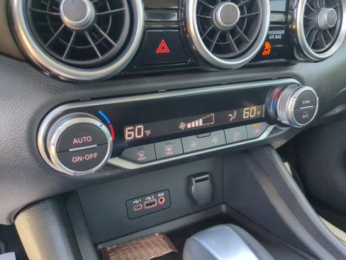 Used 2021 Nissan Sentra SV w/ Trunk Package image 23