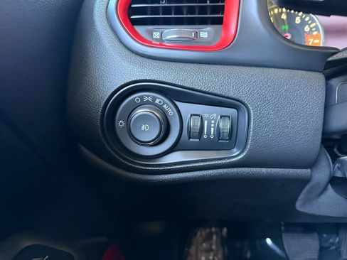 Used 2016 Jeep Renegade Trailhawk AWD/4WD image 37
