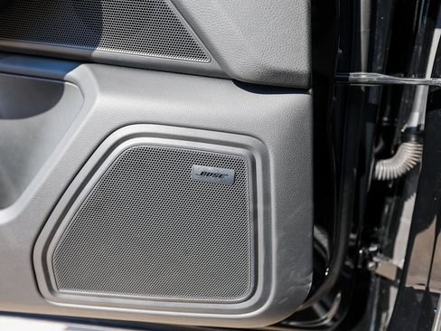 Certified 2025 Porsche Macan image 22