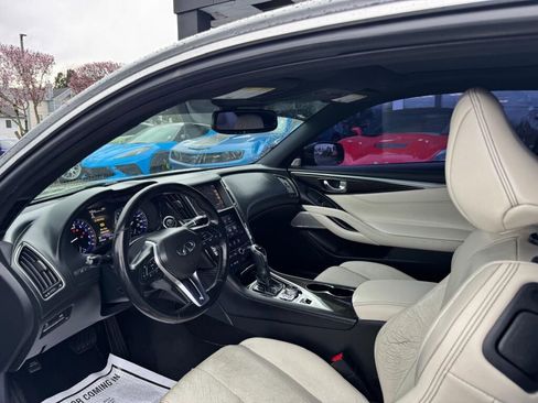 Used 2017 INFINITI Q60 3.0t w/ Premium Plus Package 3.0T image 11